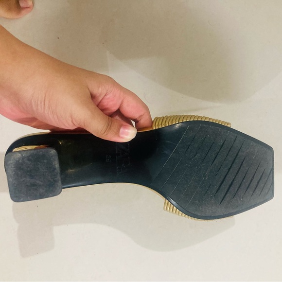 ZARA original Women’s gold heels - Picture 9 of 9